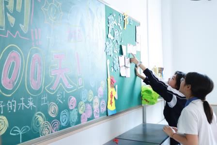 跃马扬鞭战百日，逐梦六月耀芳华——翠园文锦中学举行2026届中考百日誓师活动