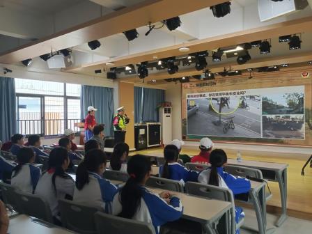 警校“靖”彩联动，安全“轩”然入心 ——靖轩小学携手罗湖交警大队开展交通安全主题宣讲活动