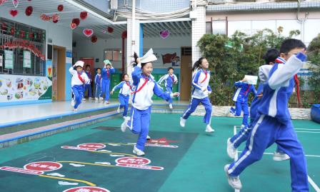 以练筑防 安全“童”行 ——南湖小学开展2026年春季地震防灾应急演练