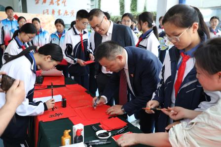 深圳市罗湖区滨河实验中学 2026 春季开学系列活动圆满举行｜骐骥驰骋赴辽阔，墨香寄愿启新程