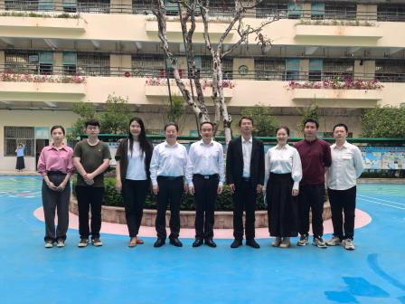 罗湖区教育局杨海波调研员一行到碧波小学检查开学工作