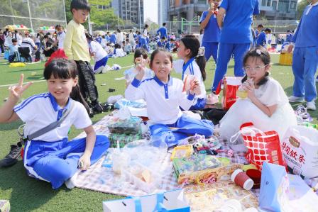 机器人和我们一起开集市！——深圳市仙桐实验小学举行2026年财商融合教育活动暨校园科技节
