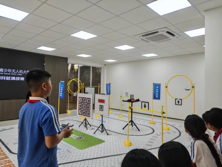 链接产业前沿，实践启迪未来 ——新秀小学“每周半天”实践走进洪湖低空经济示范基地