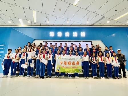 触摸前沿科技，践行创造之乐——翠竹外国语实验学校“每周半天计划”走进市青少年活动中心