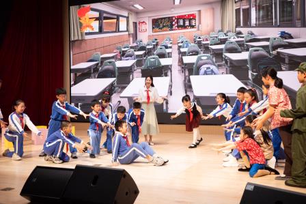 翠竹拔节向云天，少年追“锋”正当时——翠竹外国语实验学校“雷锋月”汇报展演活动圆满举行