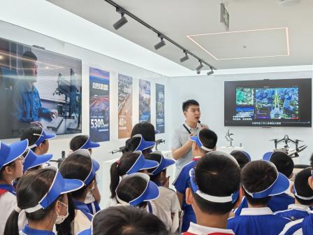 探秘低空科技，实践赋能成长 ——深圳市罗湖区湖贝小学开展“每周半天计划”活动