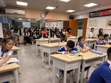 专家引领促成长 深耕课堂共提升 ——特级教师徐永红到罗湖小学指导英语教学