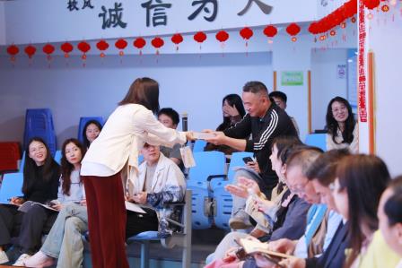 仙桐策马谋新篇 深耕教育行致远——深圳市螺岭教育集团仙桐实验小学举行新学期教职工大会