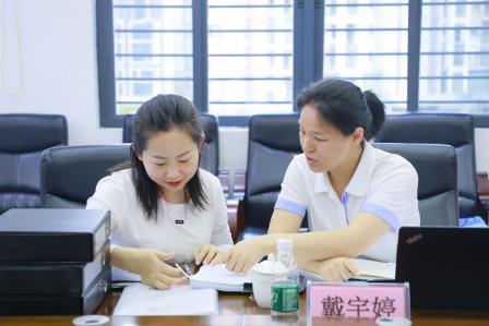 罗湖区第三责任区督学到深圳市仙桐实验小学开展专项督导