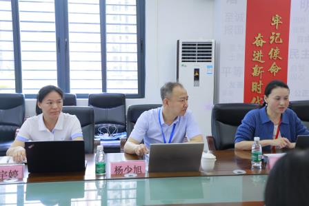 罗湖区第三责任区督学到深圳市仙桐实验小学开展专项督导
