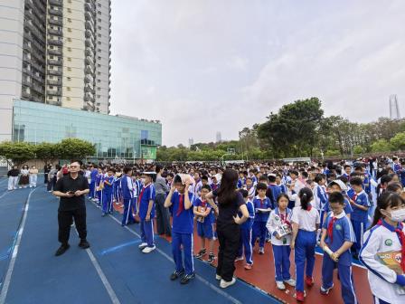 以练筑防，临震不慌 ——洪湖小学开展地震应急疏散演练