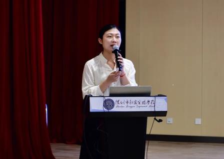 松风一字一句藏风雅 泉韵一吟一诵润心田--罗湖区“寻诗三味”中华诗教师培巡讲走进松泉实验学校