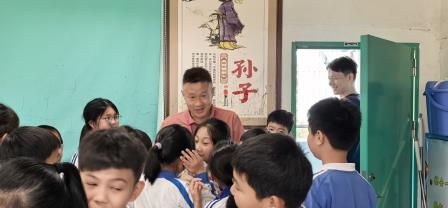罗湖区督导组深入深圳市滨河小学开展党建与防欺凌专项督导