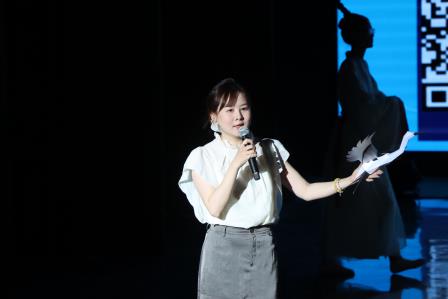 红桂中学“墨染飞翎”项目式学习小组惊艳亮相区美术学科项目式艺术实践活动