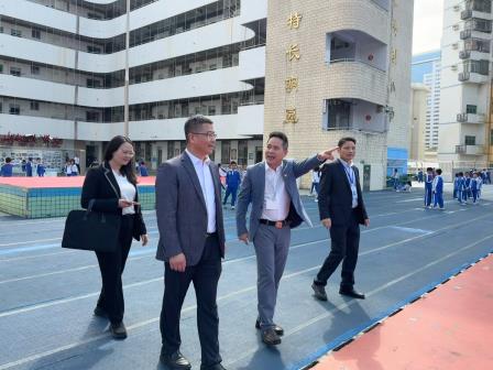 罗湖区教育局局长高延勇赴洪湖小学指导开学工作