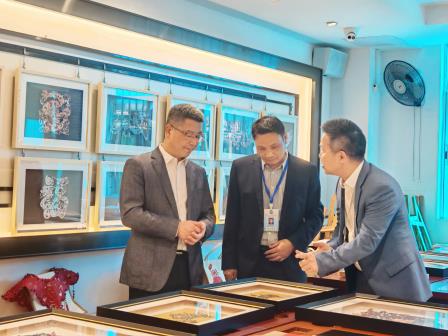 罗湖区教育局局长高延勇赴洪湖小学指导开学工作
