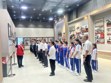 深圳市罗湖区文德学校开展清明祭英烈主题活动