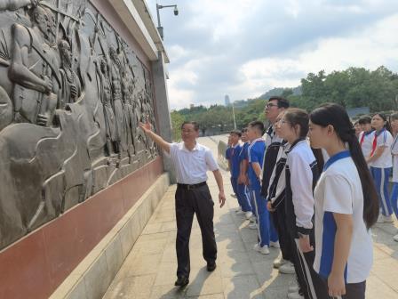 深圳市罗湖区文德学校开展清明祭英烈主题活动