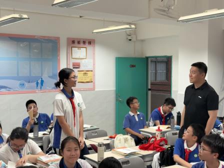 星火炬耀东湖丨赓续·传承·成长——深圳市东湖中学少先队清明祭英烈主题活动