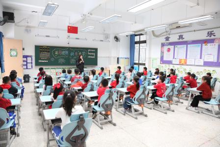 童心向未来，策马谱新篇—— 深圳市莲南教育集团安芳小学举行 2025-2026 学年第二学期开学典礼