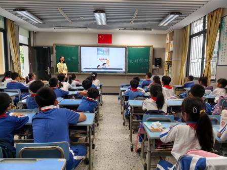 筑牢安全防线 守护校园成长——莲塘小学扎实开展第 31 个全国中小学生安全教育日系列活动