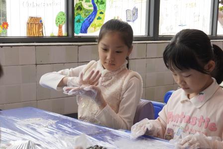 骏马奔腾启新程 童心巧手闹元宵——深圳市凤光小学举行庆元宵主题活动
