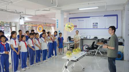 南湖小学无人机社团活力开课！六年级学生开启“云端”探索