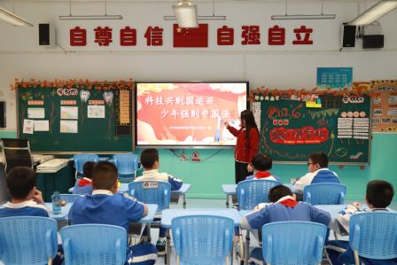 马跃新程 逐梦启航 ——星园学校2025-2026学年第二学期开学典礼温馨启幕