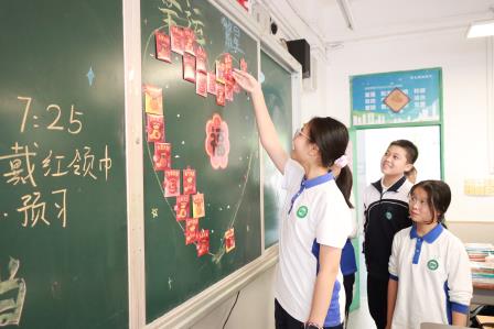 开学啦！翠园文锦狮舞迎新，龙马踏锦程