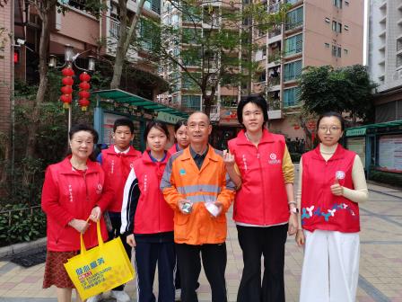 深圳市罗湖区滨河实验中学初一年级走进渔邨社区开展“庆元宵学雷锋”活动｜元宵传暖意，少年续春风