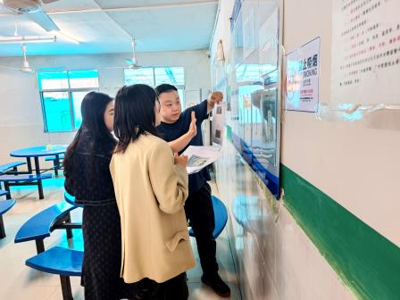 罗湖区教育局领导莅临文德学校检查开学工作