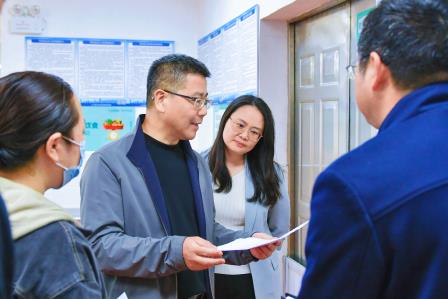 细抓实备迎开学，凝心聚力启新程——罗湖区教育局领导到景贝小学开展2026年春季开学检查工作