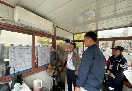 罗湖区教育局副局长马爱华到罗外小学指导开学工作