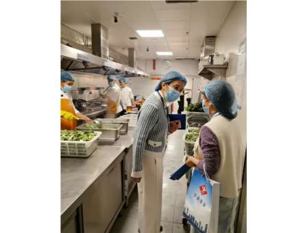 罗湖区教育局副局长马爱华到罗外小学指导开学工作