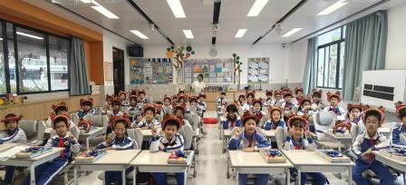 丙午骐骥迎鸿运，学子驰骋创未来——梅园实验学校开学有礼、有理、有“利是”