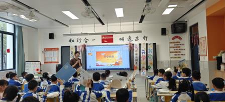丙午骐骥迎鸿运，学子驰骋创未来——梅园实验学校开学有礼、有理、有“利是”
