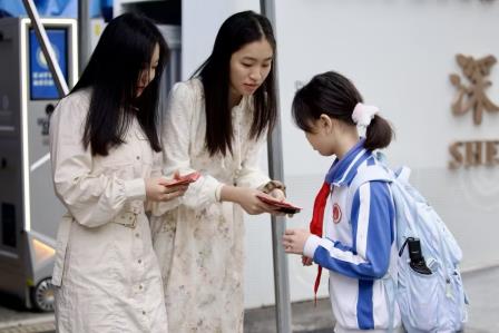 丙午骐骥迎鸿运，学子驰骋创未来——梅园实验学校开学有礼、有理、有“利是”