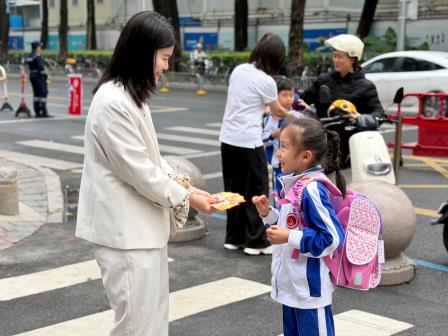 丙午骐骥迎鸿运，学子驰骋创未来——梅园实验学校开学有礼、有理、有“利是”