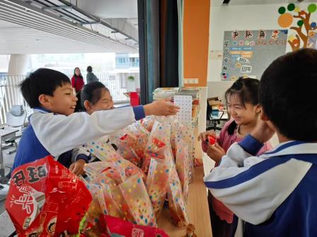丙午骐骥迎鸿运，学子驰骋创未来——梅园实验学校开学有礼、有理、有“利是”