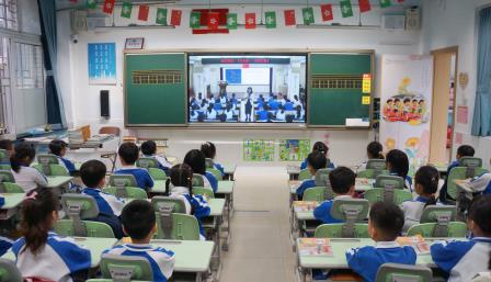 安全第一课 快乐启新程 ——南湖小学高红妹校长开讲新学期安全课