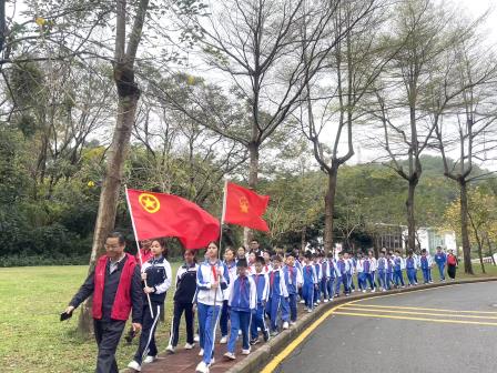 “传承雷锋精神   清洁美丽家园”——文德学校开展学雷锋环保志愿活动