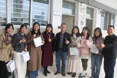 巾帼策马绽芳华 精武育人守初心——人民小学举行庆祝“三八”国际劳动妇女节活动