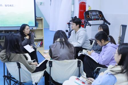 悦见同行 阅启新程——深圳市仙桐实验小学青年共同体读书分享会暨国家中小学智慧教育平台培训会议