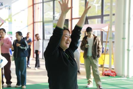 悦动巾帼 塑美芳华——深圳市仙桐实验小学举行庆“三八”教工健身塑形活动