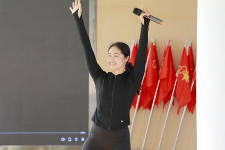 悦动巾帼 塑美芳华——深圳市仙桐实验小学举行庆“三八”教工健身塑形活动