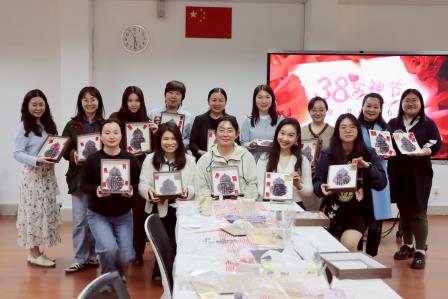 暖“心”绽放，致敬最美的“她” ——螺岭湖贝学校开展“三八”妇女节主题活动