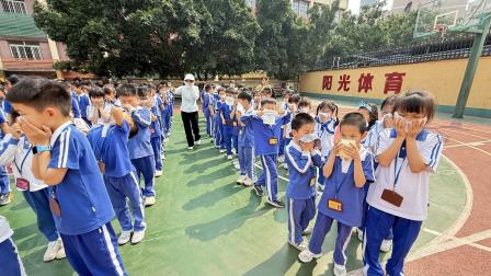 新华外国语学校开展消防安全疏散演练