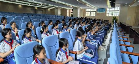 呵护青春花蕾，护航健康成长 ——梧桐小学开展女生青春期健康专题讲座