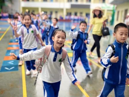 走出课堂沐春光 动手实践觅真知——景园实验小学赴智创田园开展春季社会实践活动