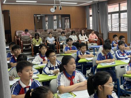 教案变脸焕新彩，书香课堂启新程——深圳市水库小学举行整本书阅读教学专题研讨暨吴海红名师工作室“教案变脸”研讨活动